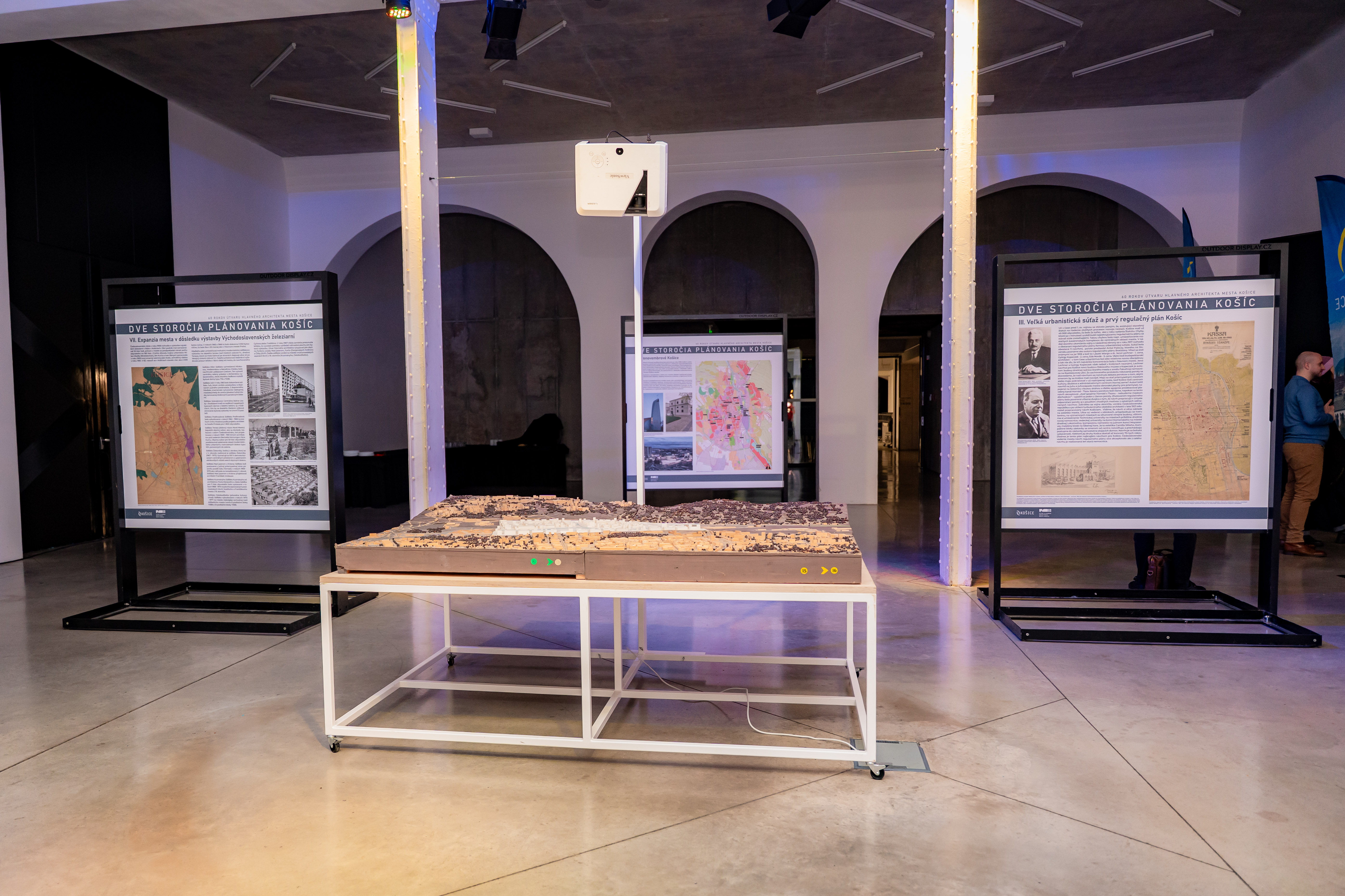 Verejna Prezentacia Nove mestske centrum Hornad - UHA-33